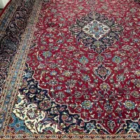 فرش دست بافت کاشان ۱۲ متری زمینه لاکی