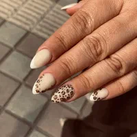 نیازمند مدل ناخن برای تکمیل آلبوم