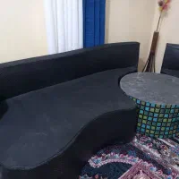 مبل ال۶ نفره ومیزشیشه ای پایه دار