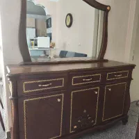 کنسول همراه با آینه