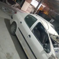 206 تصادفی وی 8