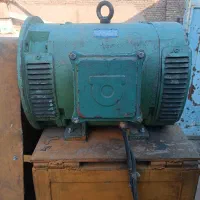 یک عدد دینام سه فاز|ماشینآلات صنعتی|سبزوار, کهنه آب|دیوار