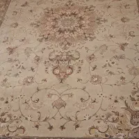 یک عدد فرش ۶ متری و یک عدد فرش ۴ متری