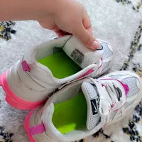 کفش کتونی سایز ۴۰