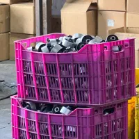 کارگر ساده آقا درکارگاه لاستیک سازی