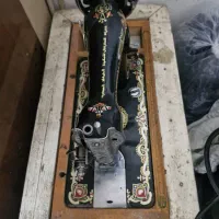 یک چرخ خیاطی قدیمی ونوستالژیک