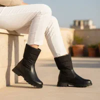 کفش|کیف، کفش، کمربند|شیراز, آزادی|دیوار