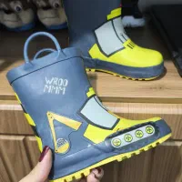 رین بوت بچگانه|کفش و لباس بچه|پرند, فاز ۵|دیوار