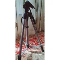 سه پایه دوربین