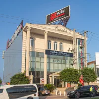 استخدام سرگارسون / ویترس خانم