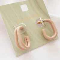 گوشواره نیم حلقه ای پوست پیازی مینیمال