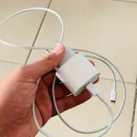 شارژر ۱۸ وات اپل