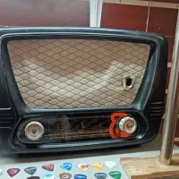 دستگاه رادیو لامپی قدیمی خارجی