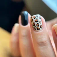 استخدام طراح و ژلیش کار ناخن|استخدام درمانی، زیبایی، بهداشتی|تهران, نیروی هوایی (پیروزی)|دیوار