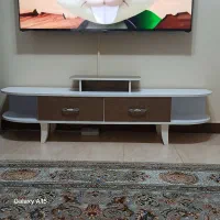 میز تلویزیون  و ویترین نو شیک وسالم