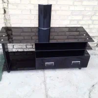 میز تلویزیون شیشه‌ای