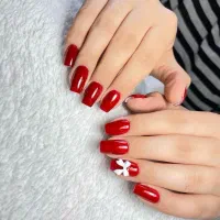 تخفیف کاشت ناخن