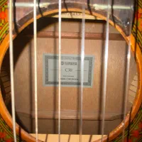 گیتار یاماها C70
