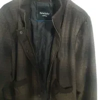 تعدادی لباس زنانه مردانه مانتو پالتو قیمت مناسب