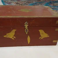 جعبه کلکسیونی همراه با میز