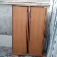 سلام  دوتا کمد چوبی لباس سالم وتمیز