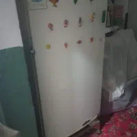 یک عدد یخچال به فروش می رسد