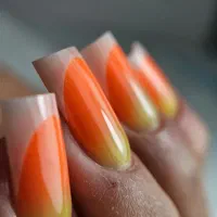 خدمات کاشت وترمیم ناخن