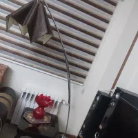 آباژور یا چراغ ایستاده