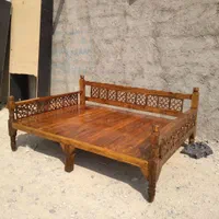 تخت سنتی چوبی|صندلی و نیمکت|یزد, |دیوار