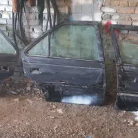 درب ماشین با وسایلاش