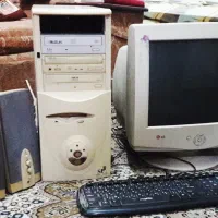 کیس ومانیتور قدیمی وصفحه کلید