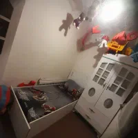 تخت کمدنوجوان درحدنو