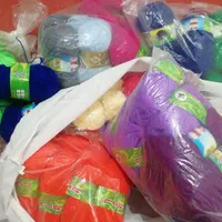 فروش تعدادی نخ کاموا بافتنی 100 گرمی