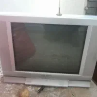 یک عدد تلویزیون ب همراه کنترل ودیجتال سالم