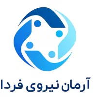 منشی خانم مسلط به کامپیوتر