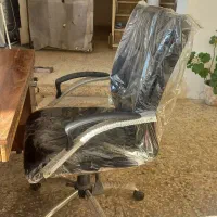 میز مدیریت وصندلی در حد نو|مبلمان اداری|لاهیجان, لیالستان|دیوار