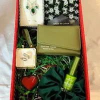 باکس هدیه روز زن و مادر جذاب و شیک قیمت مناسب|صنایع دستی و سایر لوازم تزئینی|یزد, |دیوار