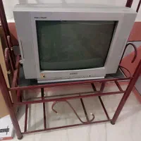 تلیوزیون با میز