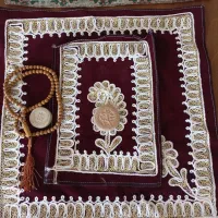 سجاده نماز نفیس و کاملا نو مناسب عروس|زیورآلات و اکسسوری|اصفهان, باغ دریاچه|دیوار