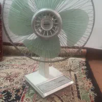 پنکه توشیبا ژاپنی پایه آهنی سالم است