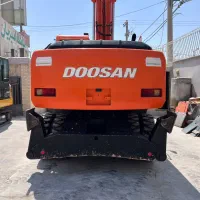 بیل مکانیکی لاستیکی ۲۱۰ دوسان