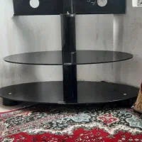میز تلویزیون شیشه ای،  قیمت  ۵۵۰ ت مقطوع