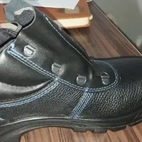 کفش ایمنی|کیف، کفش، کمربند|قائن, |دیوار