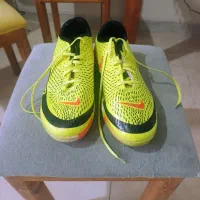 کتونی فوتبال سالن