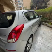 هیوندای i20