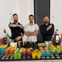 بارمن/ بارتندر ویژه مراسم/پذیرایی نمایشگاه