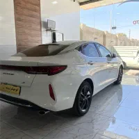 کی‌ام‌سی J7، مدل ۱۴۰۴
