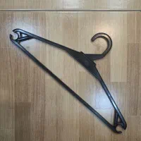 چوب لباسی به تعداد زیاد