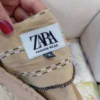 دو عدد مانتو|لباس|اهر, |دیوار