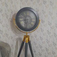 ساعت ایستاده